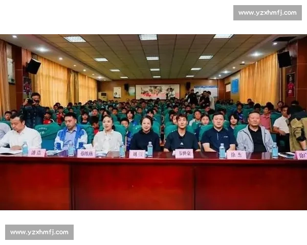 初心逐梦绿茵场!韦世豪走进合肥 48 中与学子暖心互动 初心逐梦绿茵场!韦世豪走进合肥 48 中与学子暖心互动